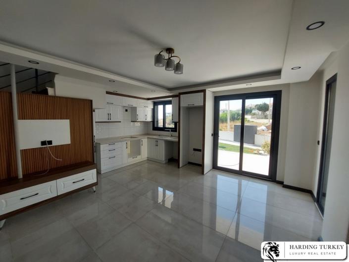 Image No.21-3 Bed Semi-Detached for sale