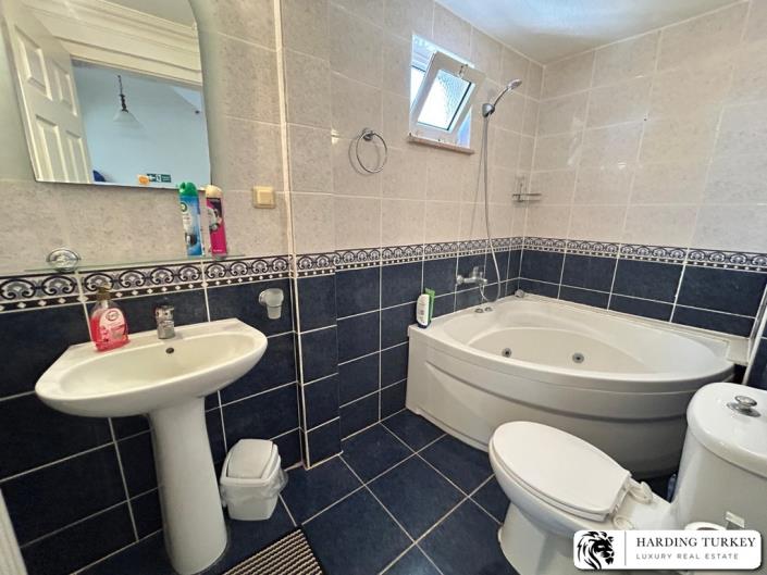 Image No.16-3 Bed Villa / Detached for sale