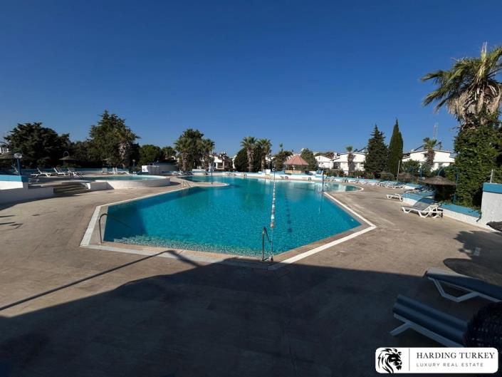 Image No.3-Jumelé de 4 chambres à vendre à Altinkum