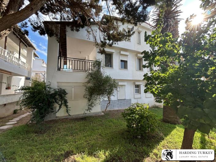 Image No.2-Jumelé de 4 chambres à vendre à Altinkum