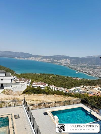 Image No.6-4 Bed Villa / Detached for sale