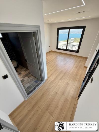 Image No.8-4 Bed Villa / Detached for sale