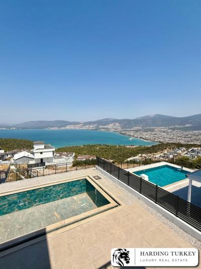 Image No.15-4 Bed Villa / Detached for sale