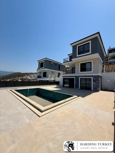 Image No.29-4 Bed Villa / Detached for sale