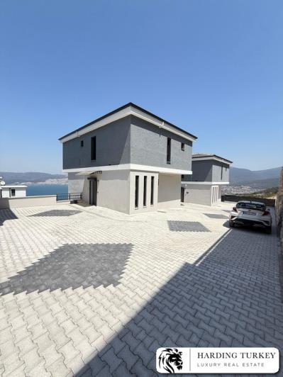 Image No.33-4 Bed Villa / Detached for sale