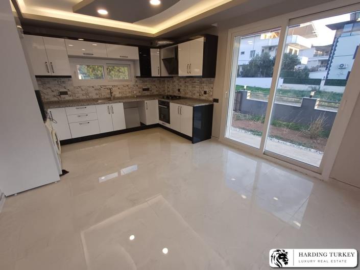 Image No.15-4 Bed Villa / Detached for sale