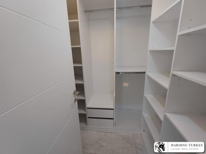 Image No.29-4 Bed Villa / Detached for sale