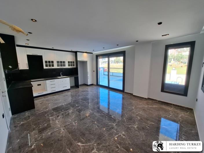 Image No.10-4 Bed Villa / Detached for sale