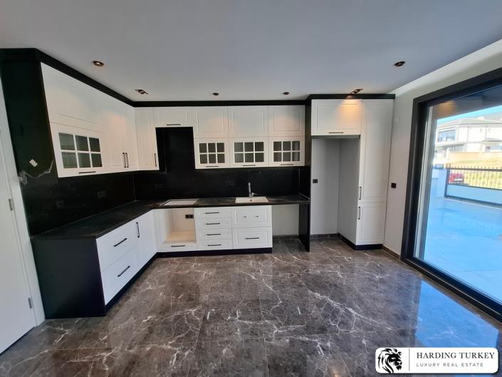 Image No.11-4 Bed Villa / Detached for sale