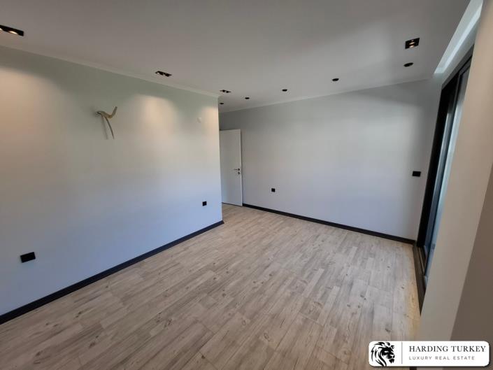 Image No.18-4 Bed Villa / Detached for sale