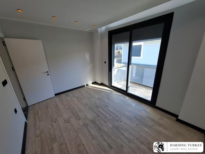 Image No.20-4 Bed Villa / Detached for sale