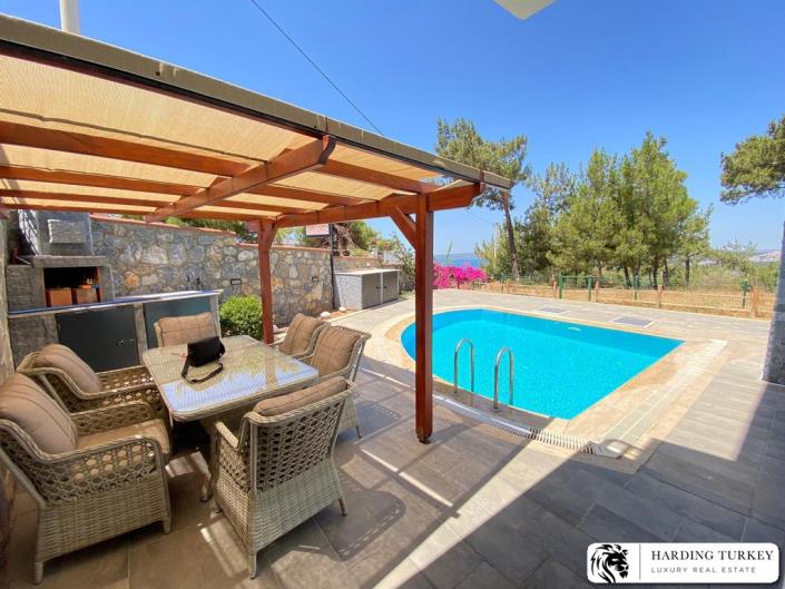 Image No.4-4 Bed Semi-Detached for sale