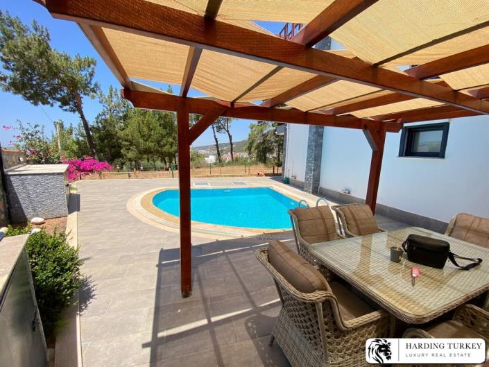 Image No.3-4 Bed Semi-Detached for sale