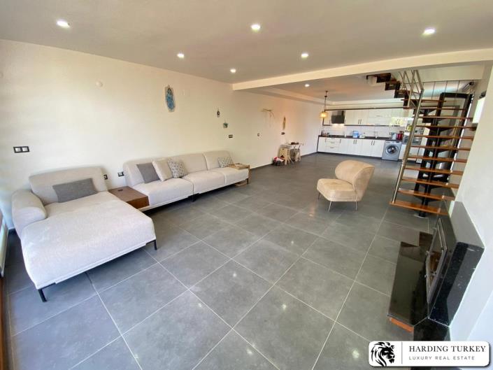 Image No.8-4 Bed Semi-Detached for sale