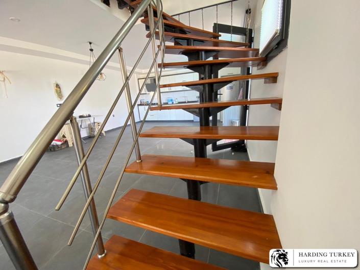 Image No.12-4 Bed Semi-Detached for sale