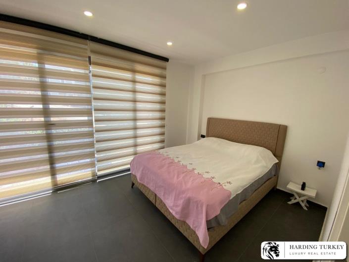 Image No.13-4 Bed Semi-Detached for sale