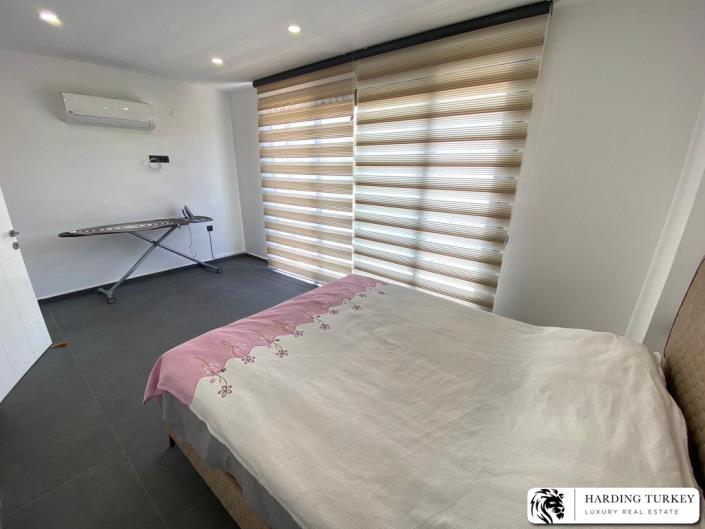 Image No.14-4 Bed Semi-Detached for sale