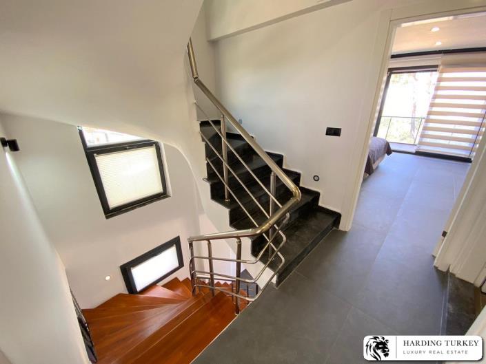 Image No.15-4 Bed Semi-Detached for sale