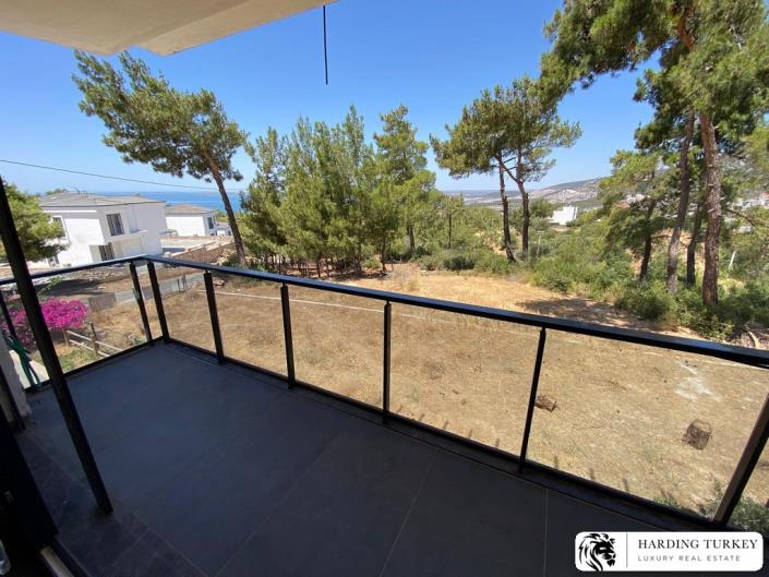 Image No.18-4 Bed Semi-Detached for sale