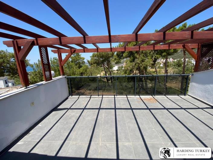 Image No.25-4 Bed Semi-Detached for sale