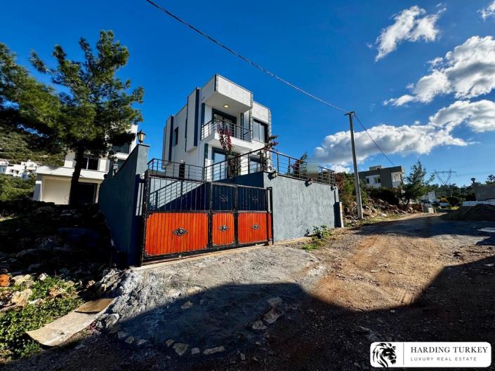 Image No.20-3 Bed Semi-Detached for sale