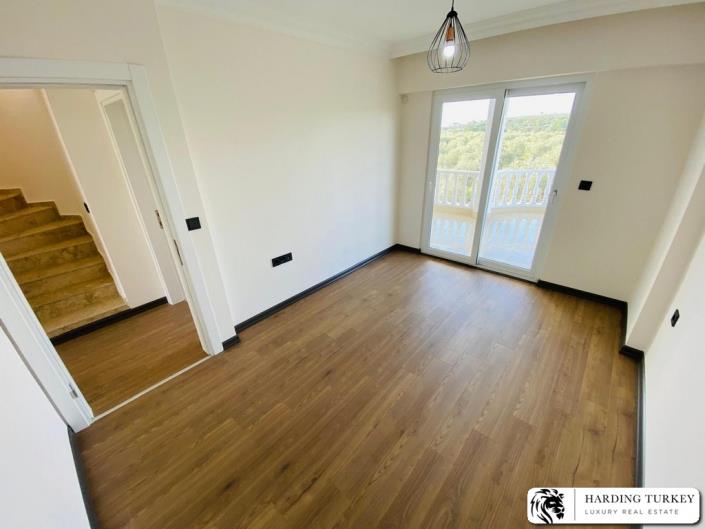 Image No.28-3 Bed Duplex for sale