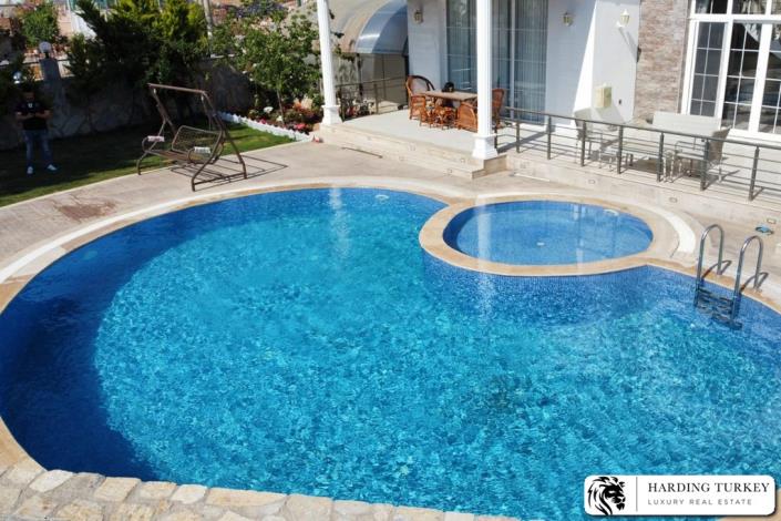 Image No.2-5 Bed Villa / Detached for sale