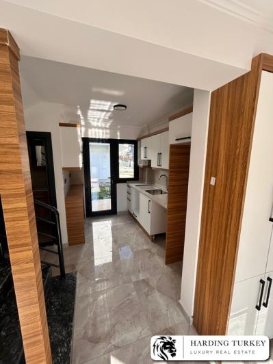 Image No.8-2 Bed Semi-Detached for sale