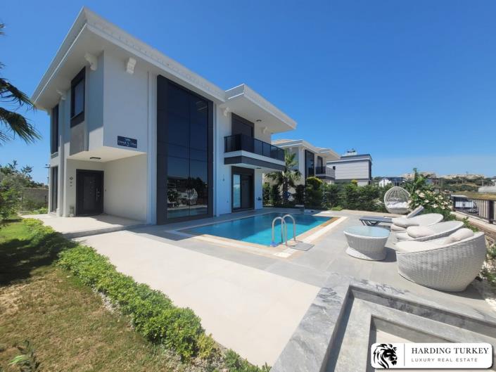 Image No.3-Villa / Détaché de 4 chambres à vendre à Altinkum