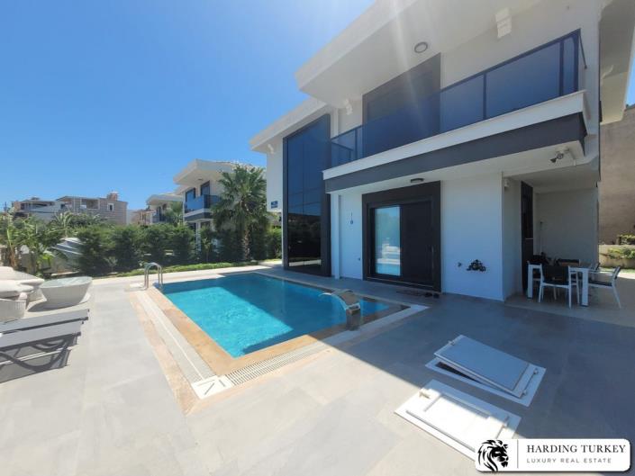 Image No.2-Villa / Détaché de 4 chambres à vendre à Altinkum