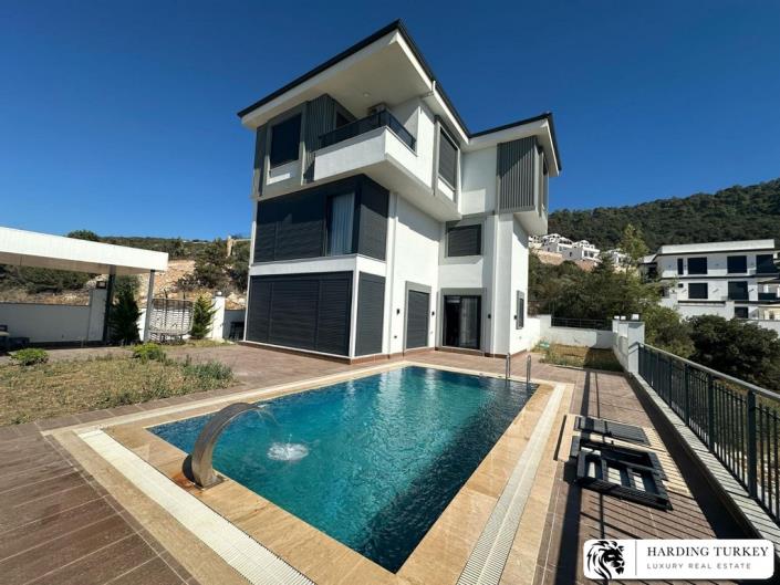 Image No.2-4 Bed Villa / Detached for sale