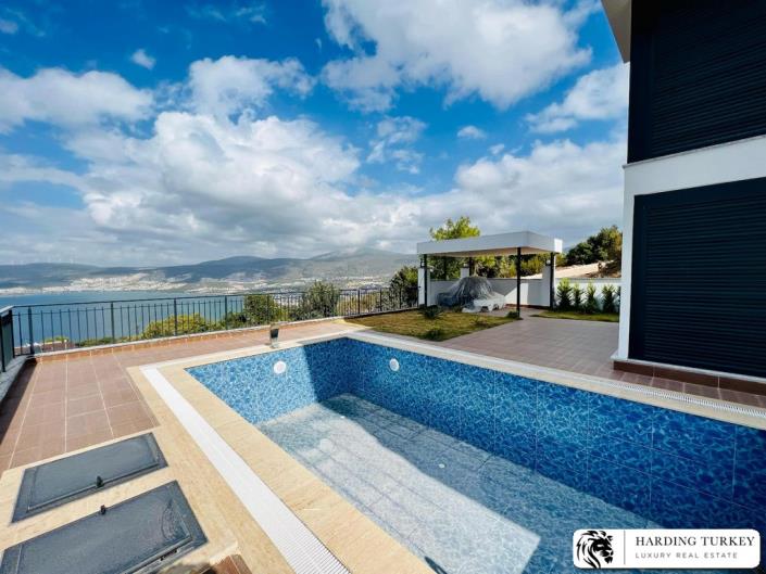 Image No.17-4 Bed Villa / Detached for sale