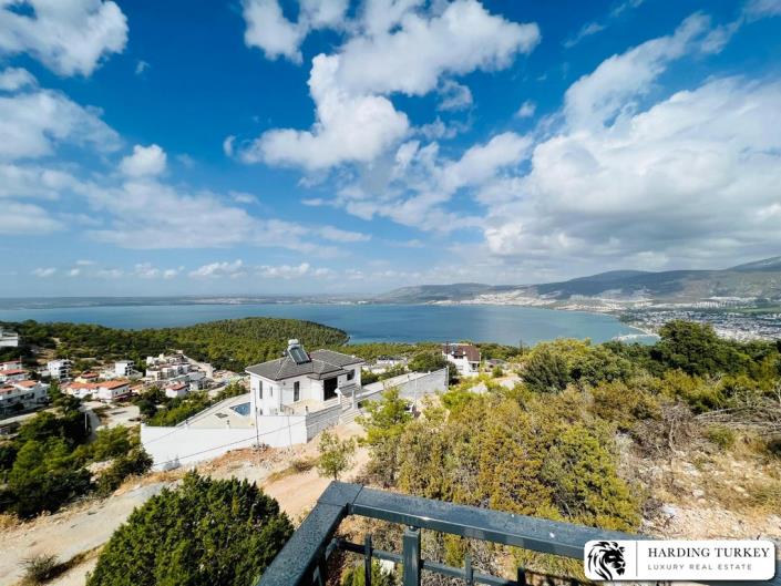 Image No.35-4 Bed Villa / Detached for sale