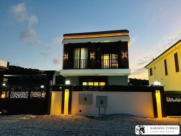 Image No.12-2 Bed Semi-Detached for sale