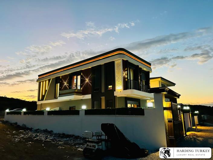 Image No.14-2 Bed Semi-Detached for sale