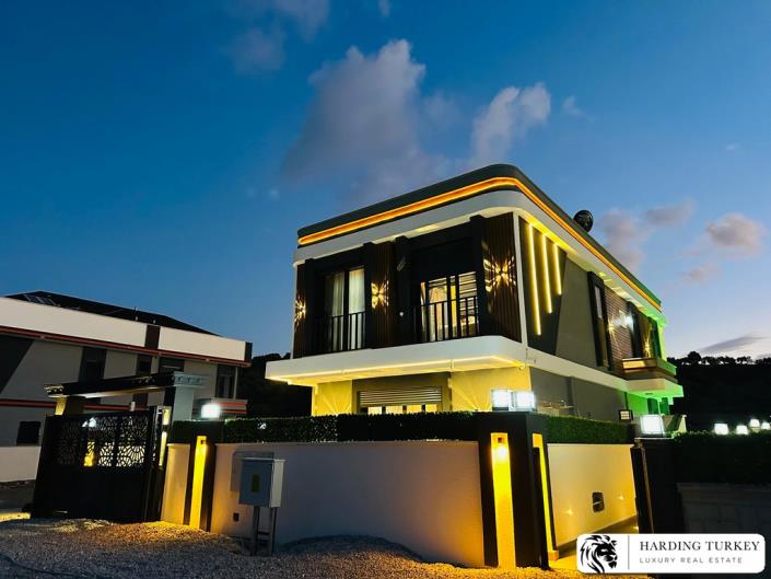 Image No.16-2 Bed Semi-Detached for sale