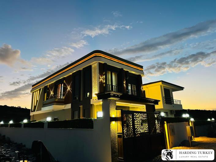 Image No.18-2 Bed Semi-Detached for sale