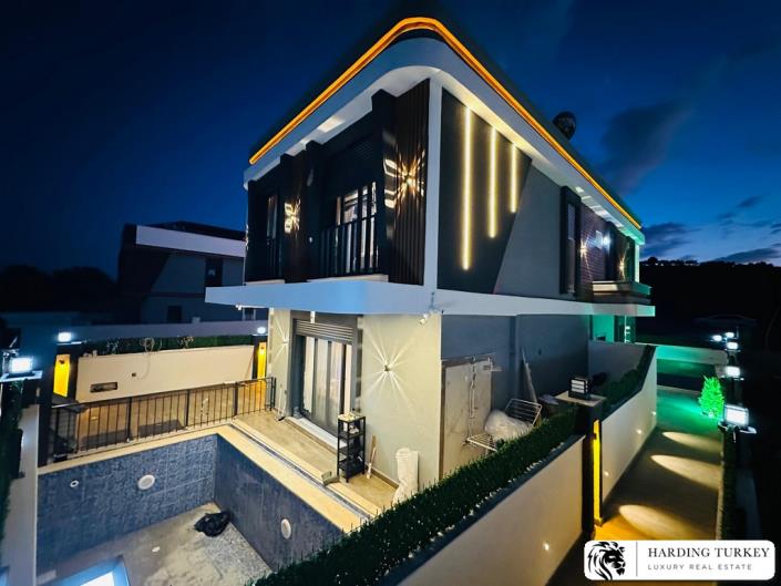 Image No.25-2 Bed Semi-Detached for sale