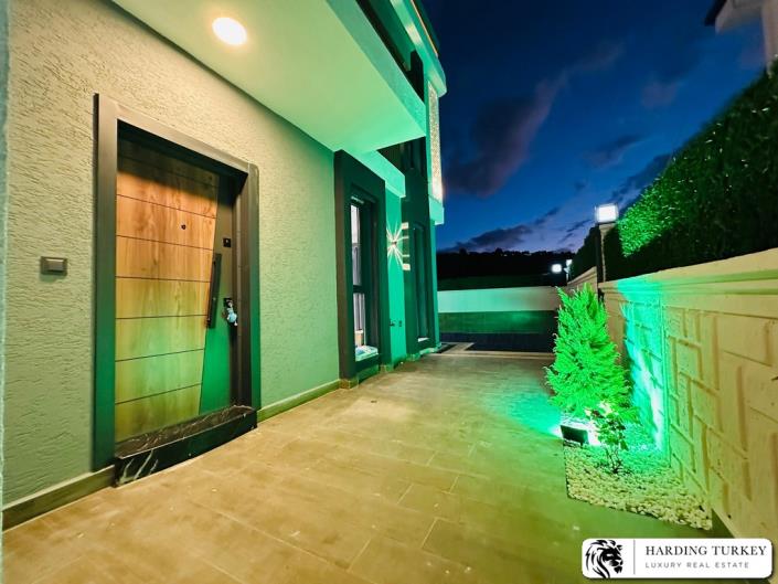 Image No.27-2 Bed Semi-Detached for sale