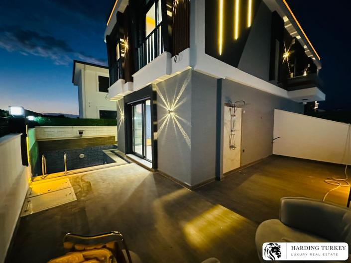 Image No.30-2 Bed Semi-Detached for sale