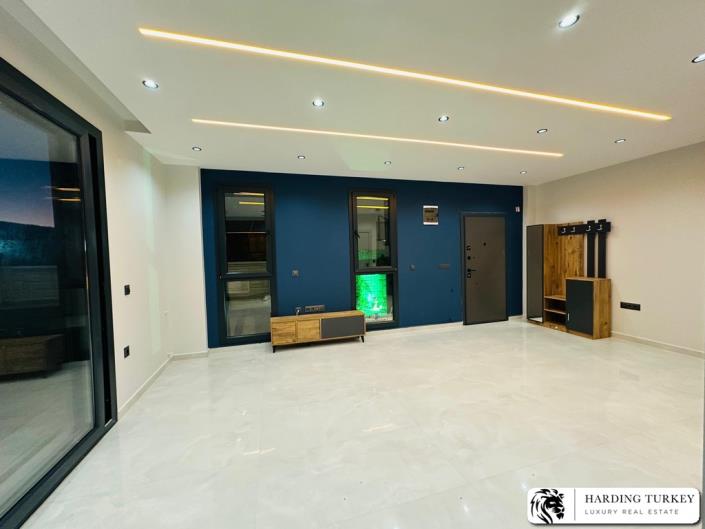 Image No.36-2 Bed Semi-Detached for sale