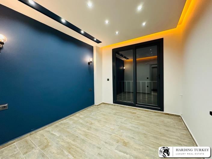 Image No.49-2 Bed Semi-Detached for sale