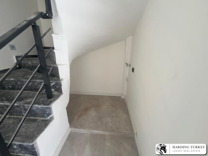 Image No.8-3 Bed Duplex for sale