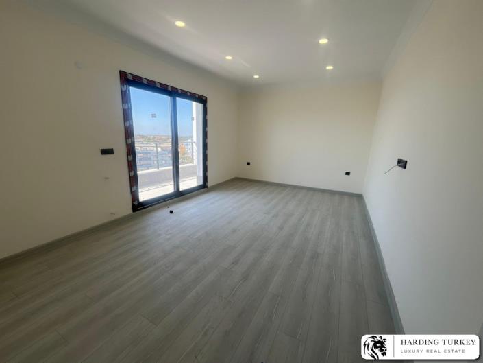 Image No.10-3 Bed Duplex for sale