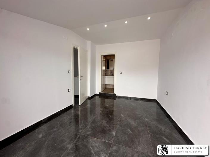 Image No.7-3 Bed Semi-Detached for sale