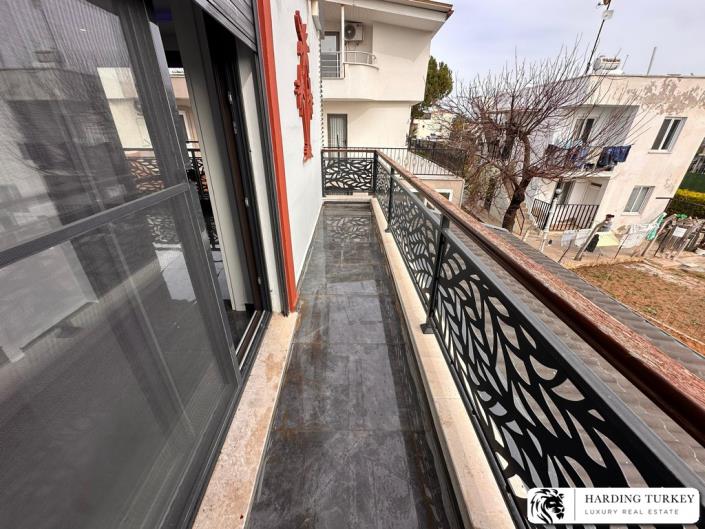 Image No.18-3 Bed Semi-Detached for sale