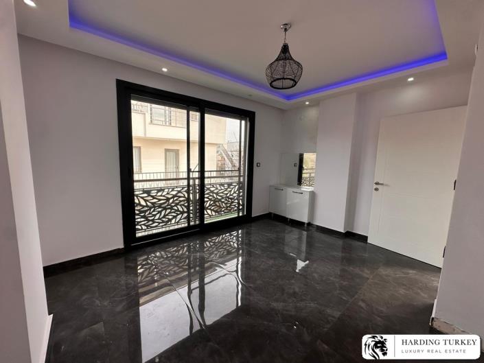 Image No.23-3 Bed Semi-Detached for sale