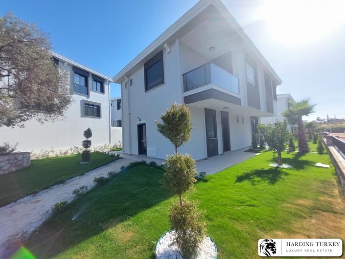 Image No.14-3 Bed Semi-Detached for sale