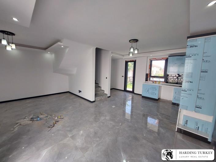 Image No.18-3 Bed Semi-Detached for sale