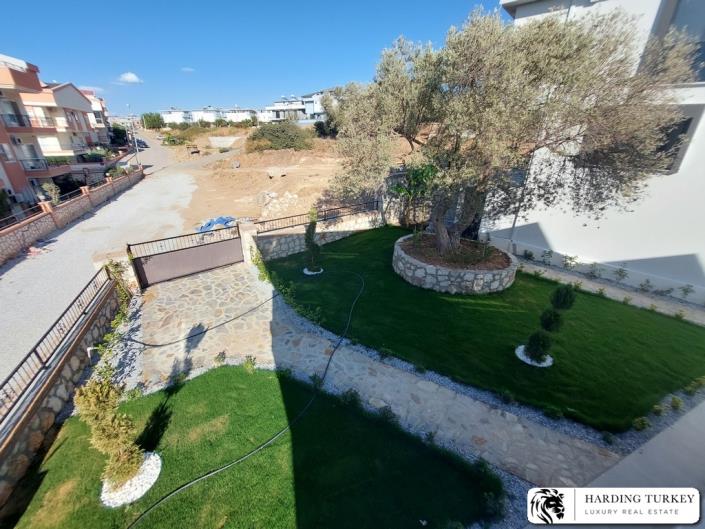 Image No.32-3 Bed Semi-Detached for sale